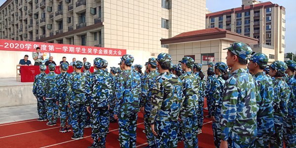 军训代表教官发言_副本.jpg 军训代表教官发言_副本.jpg