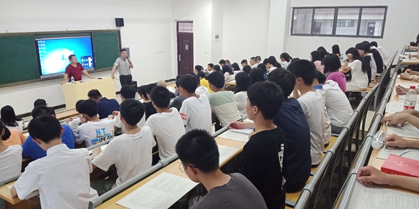张校讲行为规范_副本.jpg 张校讲行为规范_副本.jpg